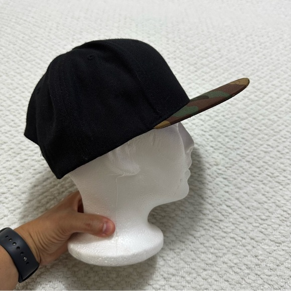 Punisher Skull Camo SnapBack Hat - Picture 5 of 8